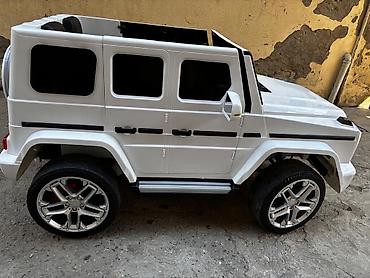 ugg bakü: Uşaqlar üçün elektrikli avtomobil – ağ rəngdə G‑klass üslublu SUV — 4