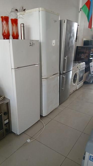 divan masa: - Qırmızı rəngli, modern dizaynlı divan. Yumşaq toxumalı parça üzlük — 7
