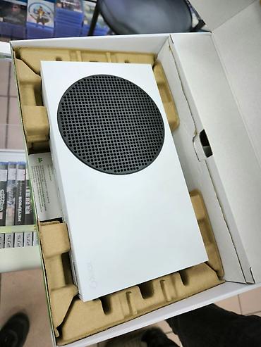 Xbox Series S: Xbox Series S 512 GB — полный комплект Продам Xbox Series S. Консоль — 4