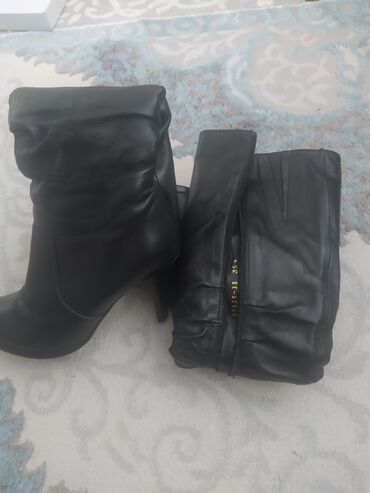 женские зимние обувь: Сапоги, 35, цвет - Черный
