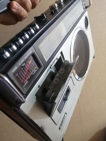 Maqnitofonlar: Retro maqnitafon Sanio 80ci illərə aid. Super isleyir. vid fason — 9