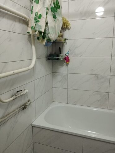 продаётся 2 ком кв город каракол: 2 комнаты, 47 м², Хрущевка, 3 этаж, Косметический ремонт