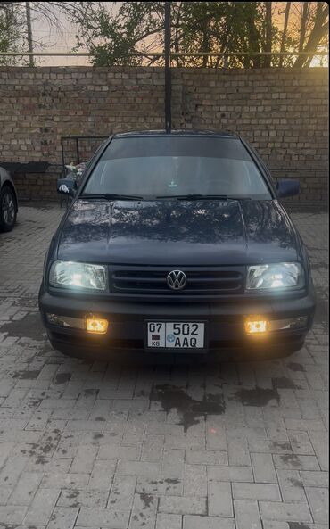 Volkswagen: Volkswagen Vento: 1995 г., 1.8 л, Механика, Бензин, Седан
