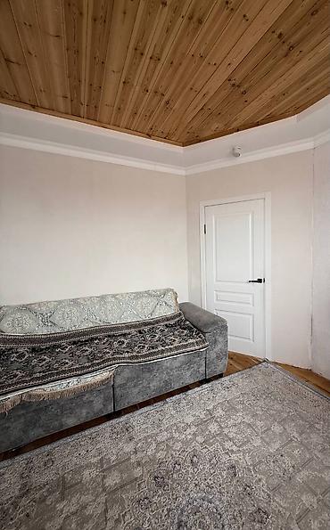 Продажа коттеджей и домов: Продаётся двухэтажный кирпичный дом с ограждённым участком и отдельной — 1