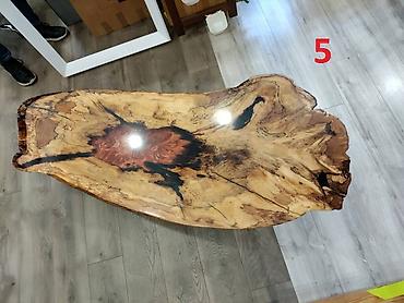 Setovi stolova i stolica: Slika 1-2-3-• Ploča Stola od punog drveta Mazera sa zelenom epoxy — 7