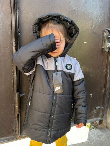 Верхняя одежда: Детские верхние одежды для девочек Б/У очень хорошем состоянии всё по — 6