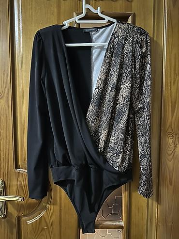 Dəstlər, kostyumlar: 5-15 azn arası geyimlər Qadın geyim dəsti – məhsul 1) Kobalt-mavi — 16