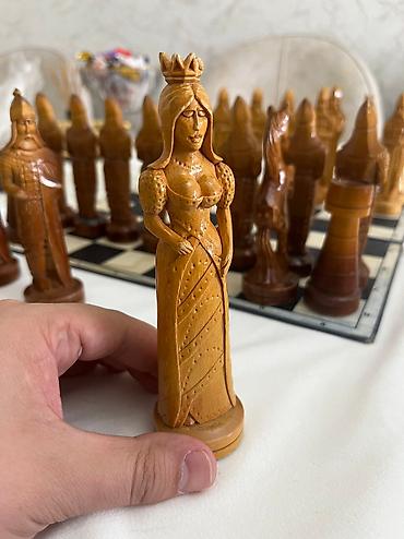 Şahmatlar: Şahmat həvəskarlarına ideal şahmat daşları . Təmiz taxdadan əllə — 3