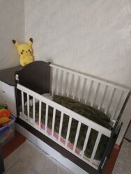 топчан деревянные: Детская кровать трансформер, Б/у, Кровать-шкаф, цвет - Белый