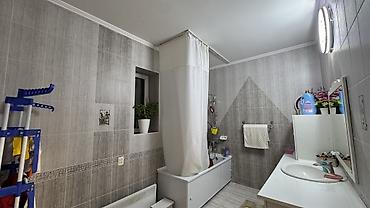 Продажа коттеджей и домов: Срочно продается двухэтажный дом !!! Все коммуникации центральные  — 13