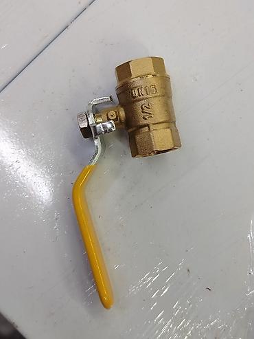 Шаровый кран 1/2" (DN15), латунный, с проушиной под пломбировку. -