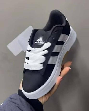 nike lilly: Adidas patike NOVO

Novo
Brojevi 36 do 40

fb Moja Kupovina 1 — 2