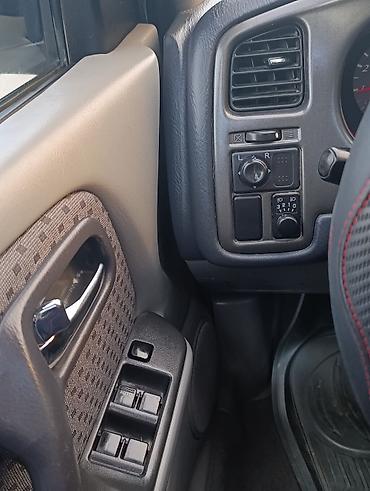 8: Nissan Primera: 2001 г., 1.8 л, Механика, Бензин, Седан — 6