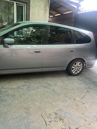 step wgn: Honda Stream: 2001 г., 1.7 л, Механика, Бензин, Универсал — 3