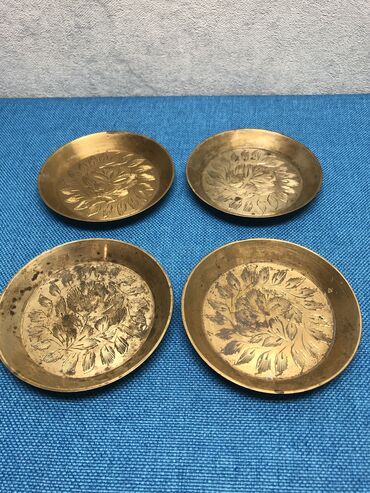 Sikkələr: Antik Latun Nelbeki ve murebbe qabi qiymet 1 eded ucun . 3 eded var — 13