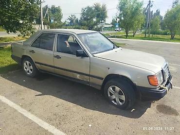 imac 2011: Mercedes-Benz E-Class: 1987 г., Седан — 1