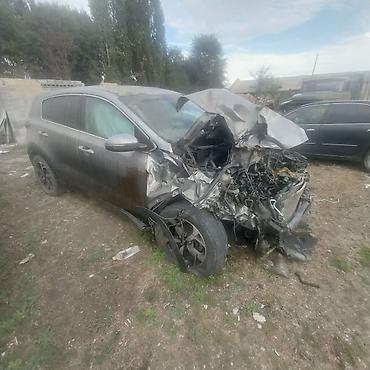 audi 100 c 4: Kia Sportage, серебристый кроссовер, (послелнее поколееия) год выпуска — 1