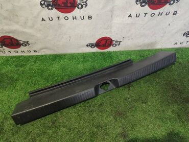 грузовые запчасти: Декоративная накладка на багажник TOYOTA Opa ZCT10 1 2002 (б/у)