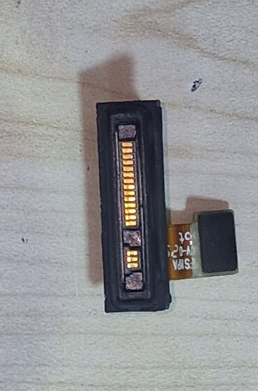 Mobil telefonlar üçün digər aksesuarlar: Motorola aksesuarları dəsti Tərkib: - Şəbəkə adapteri (orijinal — 8