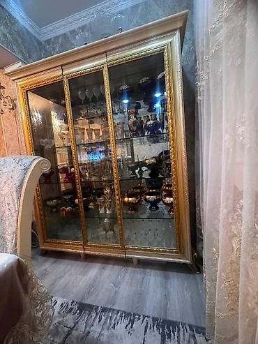 qorka komod: İşlənmiş, Güzgülü — 1