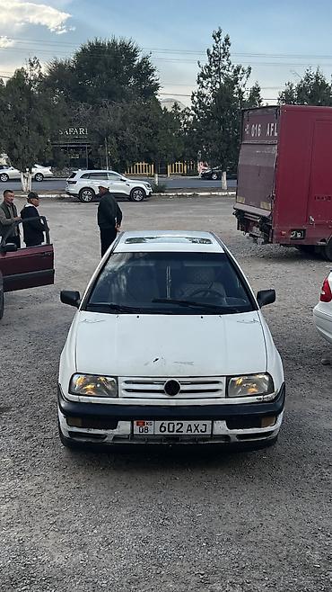 Volkswagen: Volkswagen Vento: 1993 г., 1.8 л, Механика, Бензин, Седан — 2