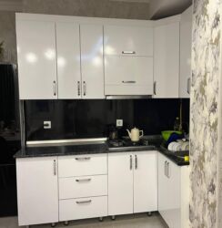 белый стол на кухню: Mətbəx mebeli 380₼ Ağ rəngli L-formalı mətbəx mebeli. Üst və alt