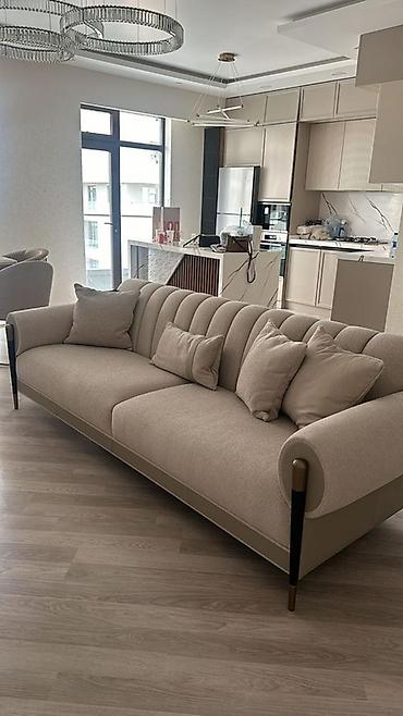 kukna mebili: Modern dizaynlı 3 nəfərlik salon divanı - Rəng: bej/boz tonları - — 1