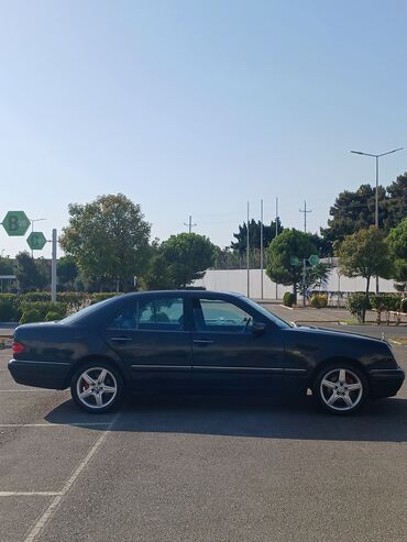Mercedes-Benz: Mercedes-Benz E-Class: 2.8 l | 1998 il Sedan — 2