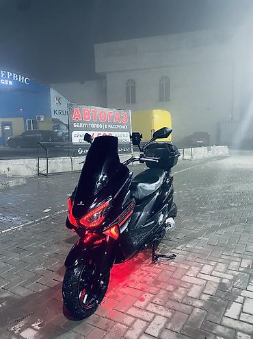 Скутеры: Макси-скутер 150 куб. см, Б/у — 9