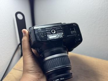 micro cd: Canon EOS 600D с объективом Canon Zoom Lens EF-S 18–55mm. Зеркальная — 6