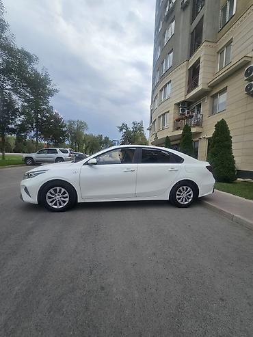 byd e6: Kia K3: 2022 г., 1.6 л, Бензин — 4