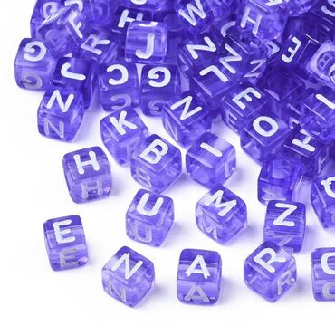 шуру: Бусины акриловые, фиолетовые с буквами английского алфавита - 100 шт