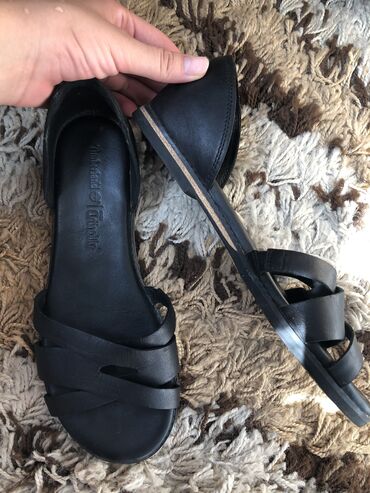 защитная обувь: Тимберленды оригинал размер 37-38 на узкую ножку в идеальном состоянии