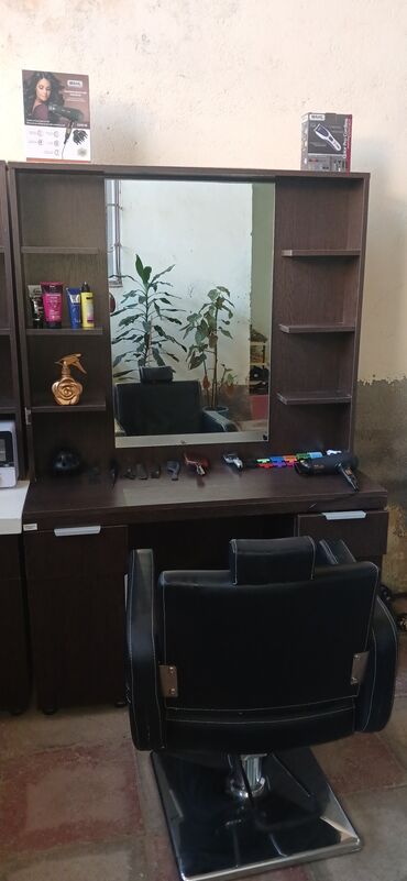 Salon, tibbi mebel dəsti: Bərbər salonu üçün tam iş stansiyası və avadanlıq dəsti Komplekt — 1