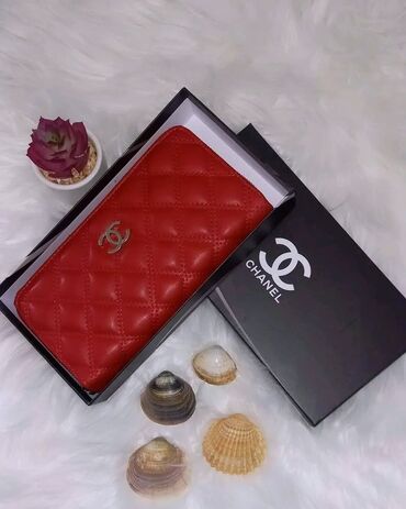 novcanik original: Chanel nov novcanik u kutiji
Prva replika originala
Kvalitet odlican