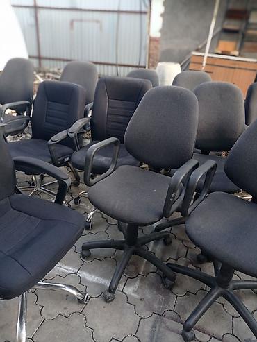 Офисные кресла: Офисное кресло, С колесиками, цвет - Черный — 1