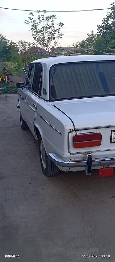 turbo.az vaz 2106 satisi: VAZ 2103, ağ rəng, klassik sedan. Xarici görünüş: - Xrom qabaq və — 9