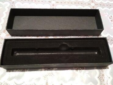 Hədiyyələr: Qələm qabı (qələmdan) Satılır. Heç bir problemi yoxdur. 100 %. Qiyməti — 7