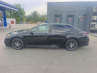 corolla 2004: Toyota Camry: 2022 г., 2.5 л, Автомат, Бензин, Седан — 4