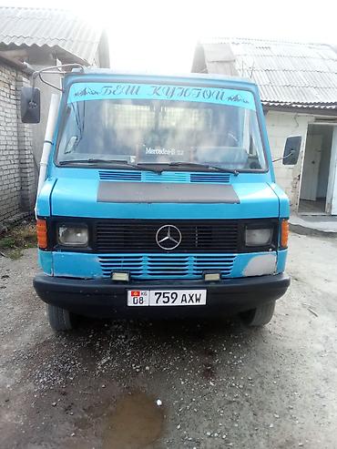 высокая крыша: Грузовой автомобиль Mercedes-Benz 207D с высоким бортовым кузовом — 1