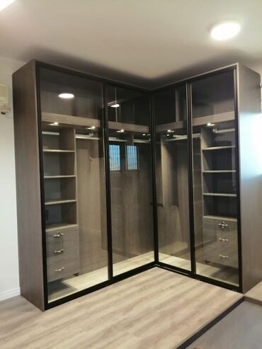 Sifarişlə dolablar: Düz dolab, Qonaq otağı üçün, Dəhliz üçün, Yataq otağı üçün, Paltar üçün, Açılan, Korpuslu, 6 qapı