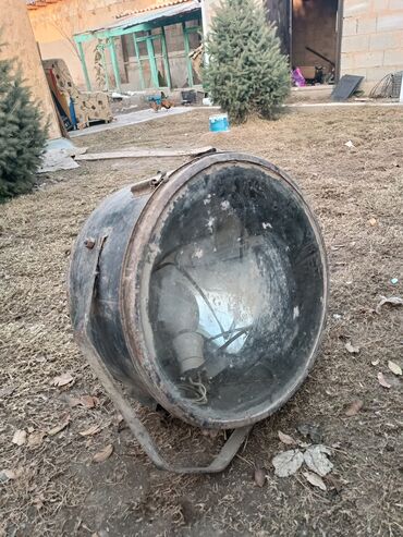 Видеокамеры: Продаю прожектор советский очень далеко светит примерно 150-200 метров — 7