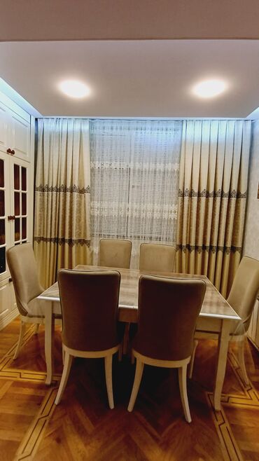 Qril aparatları: Qonaq otağı üçün, İşlənmiş, Açılan, Kvadrat masa, 6 stul