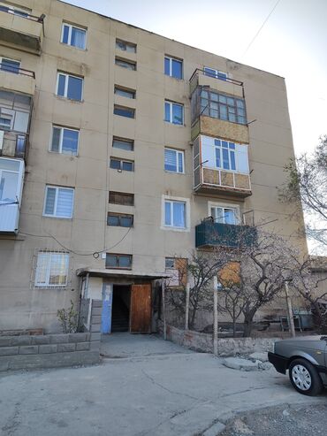 квартира в радуга вест: 3 комнаты, 5092 м², 5 этаж, Старый ремонт