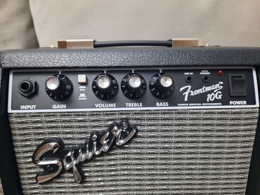 Гитары: Fender Squier Sonic +Frontman10G Полный комплект для гитариста. Гитара — 9