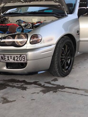 Toyota: Toyota Corolla: 1.3 l. | 2001 έ. Χάτσμπακ — 1