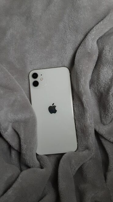 Apple iPhone: IPhone 11, Б/у, 128 ГБ, Белый, Защитное стекло, Чехол, 87 %