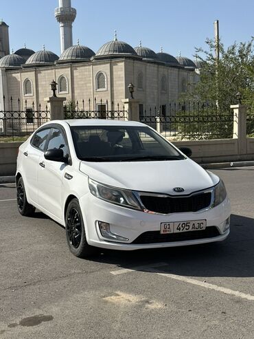 экономичные машины: Kia Rio: 2017 г., 1.4 л, Механика, Бензин, Седан