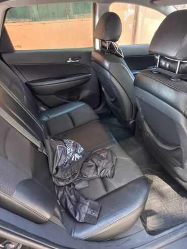 Hyundai: Hyundai i30 CW – universal kuzovlu, geniş baqajlı ailə avtomobili. - — 7