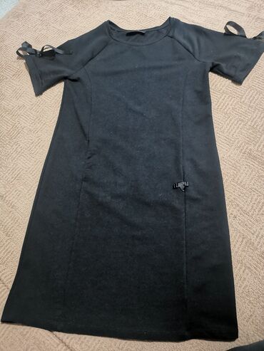 haljine crne: S (EU 36), bоја - Crna, Drugi stil, Kratkih rukava